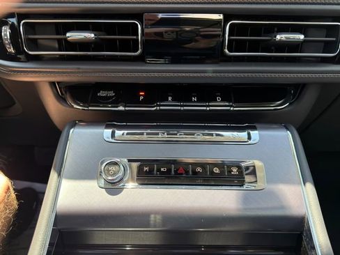 Used 2025 Lincoln Aviator AWD w/ Equipment Group 101A image 36
