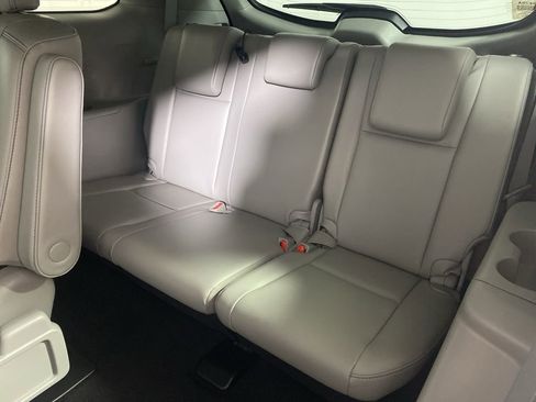 Used 2019 Toyota Highlander XLE image 14