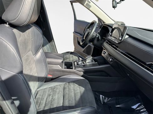 Used 2024 Mitsubishi Outlander SE image 26