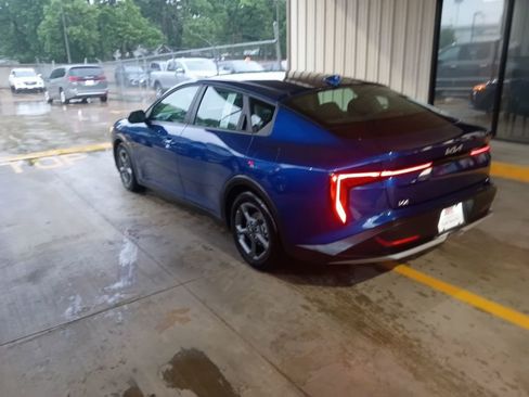 Used 2025 Kia K4 LXS image 8