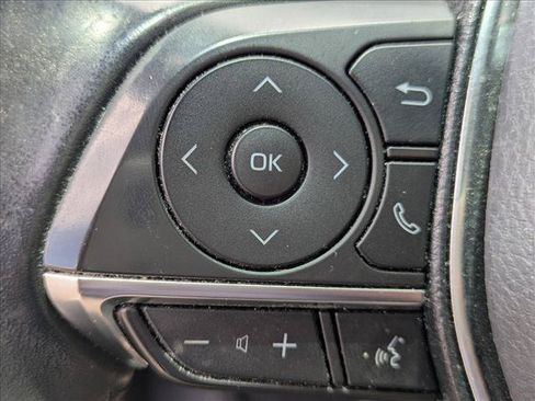 Used 2019 Toyota Camry XLE FWD image 13