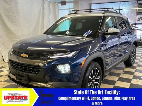 Used 2023 Chevrolet TrailBlazer ACTIV w/ Sun and Liftgate Package image 3