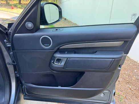 Used 2017 Land Rover Discovery HSE Luxury AWD/4WD image 40