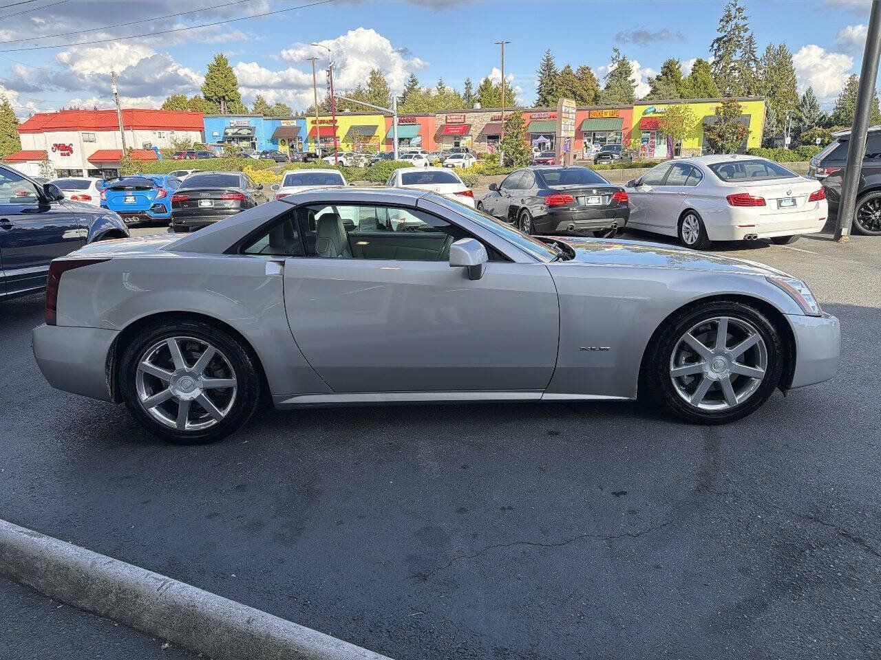 Used 2004 Cadillac XLR RWD image 6