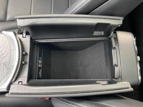 Used 2019 Mercedes-Benz GLC 300 4MATIC image 20