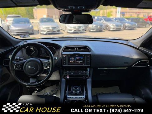 Used 2017 Jaguar F-PACE Premium AWD/4WD image 25