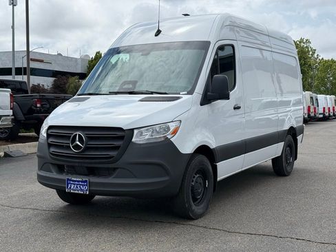 New 2025 Mercedes-Benz Sprinter 2500 image 8