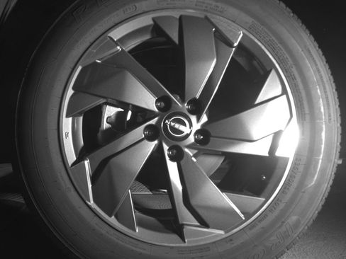 Used 2025 Nissan Rogue SV FWD image 12