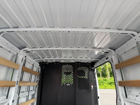 Used 2025 RAM ProMaster 2500 w/ U-Haul Equipment Group FWD image 8
