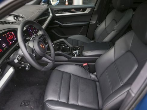 Certified 2025 Porsche Cayenne E-Hybrid AWD/4WD image 17