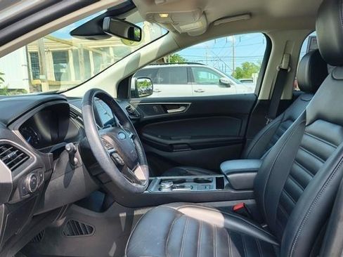 Used 2022 Ford Edge SEL image 9
