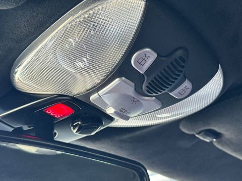 Used 2005 Mercedes-Benz SLR image 18