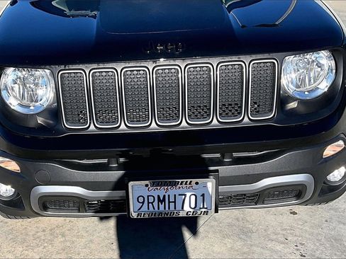 Certified 2023 Jeep Renegade Latitude w/ Sun/Sound Group image 29