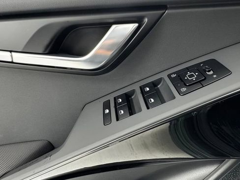 New 2026 Kia Niro EX FWD image 19