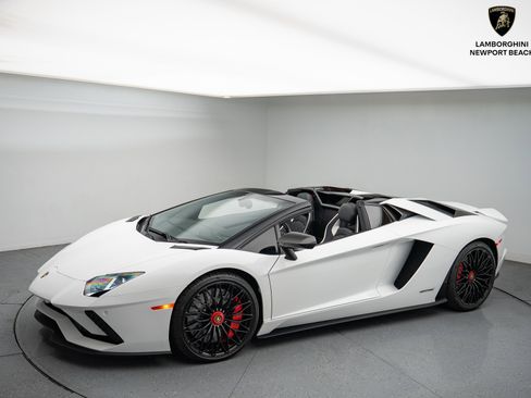 Used 2019 Lamborghini Aventador S image 15