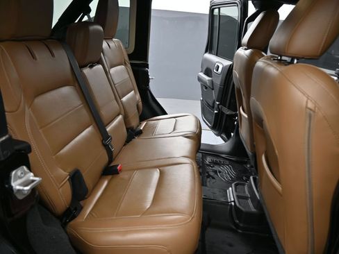 Used 2022 Jeep Wrangler Unlimited Sahara w/ Cold Weather Group AWD/4WD image 12