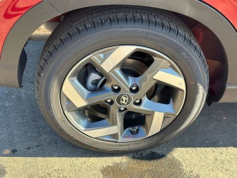 New 2025 Hyundai Venue Limited image 16