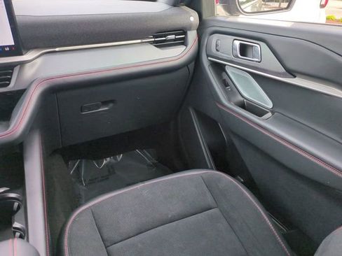 Used 2025 Ford Explorer ST AWD/4WD image 18