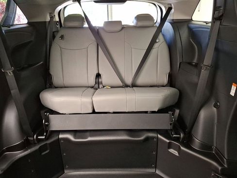 Used 2026 Toyota Sienna XLE FWD image 20