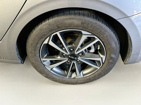 Used 2023 Kia Forte LXS FWD image 11