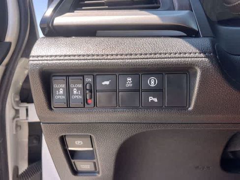 Used 2023 Honda Odyssey Touring image 29