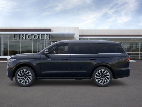 New 2025 Lincoln Navigator Black Label AWD/4WD image 3