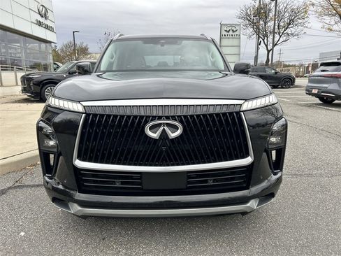 Certified 2025 INFINITI QX80 Sensory image 3