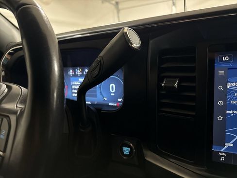 Used 2023 Ford F250 Lariat w/ Sport Appearance Package AWD/4WD image 18