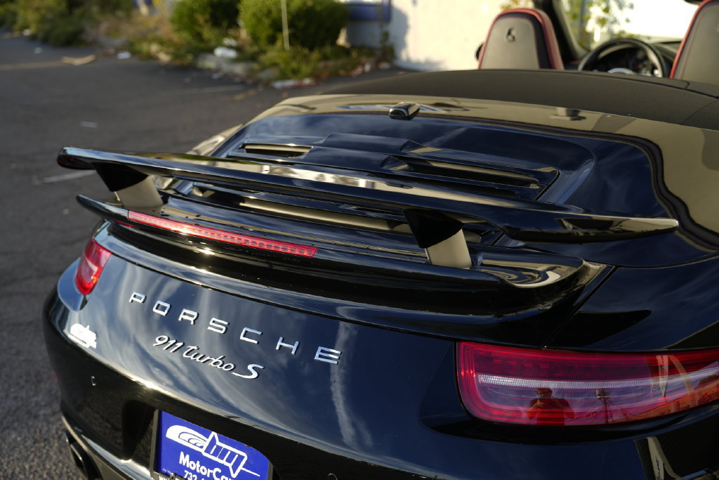 Used 2014 Porsche 911 Turbo S AWD/4WD image 32