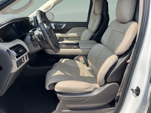 Used 2022 Lincoln Navigator Reserve RWD image 9