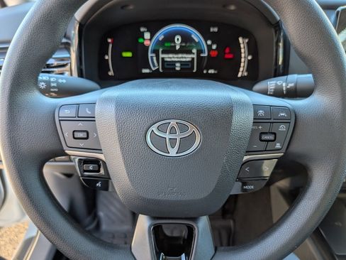 Used 2026 Toyota Camry LE image 18