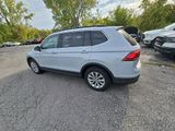 Used 2018 Volkswagen Tiguan SE w/ Panoramic Sunroof Package image 4