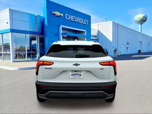 New 2026 Chevrolet Blazer EV LT image 4