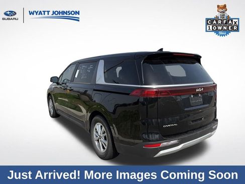 Used 2024 Kia Carnival LX image 5