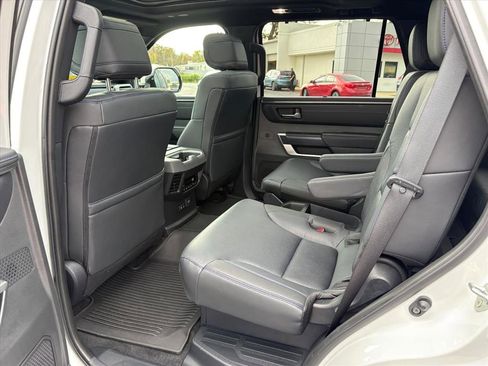 Used 2025 Toyota Sequoia Platinum image 8