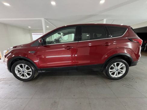 Used 2019 Ford Escape SE image 4