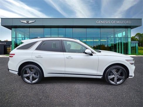 Used 2025 Genesis GV70 3.5T Sport w/ Sport Advanced Package image 5