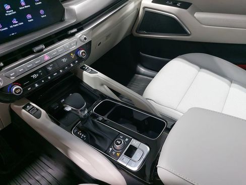 New 2025 Kia Telluride S image 28