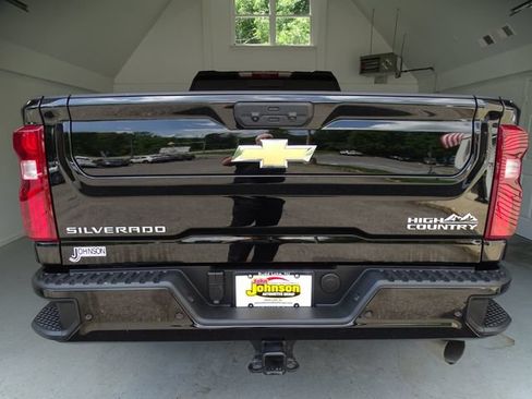 Used 2025 Chevrolet Silverado 3500 High Country w/ Technology Package AWD/4WD image 21