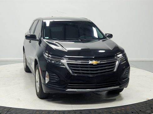 Used 2022 Chevrolet Equinox LT image 2