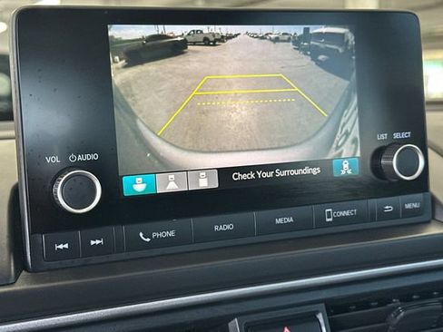 Used 2025 Honda Pilot Sport image 23