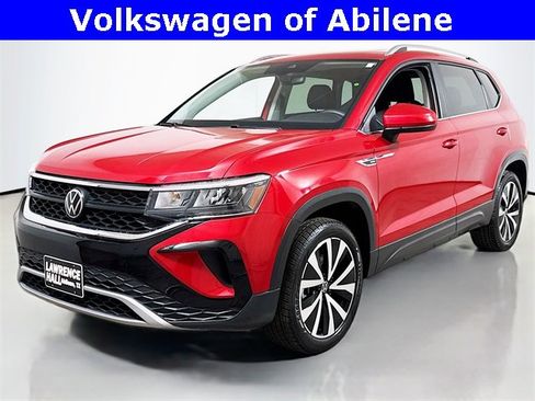 Used 2023 Volkswagen Taos SE image 1