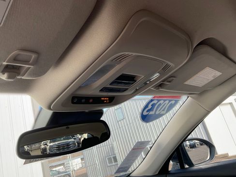 Used 2023 Buick Envision Essence w/ Sport Touring Package image 15