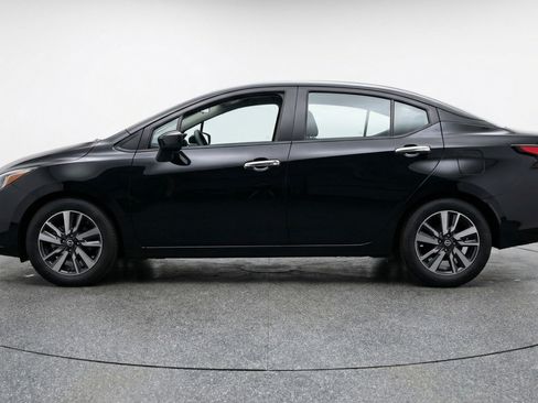 Used 2025 Nissan Versa SV image 5