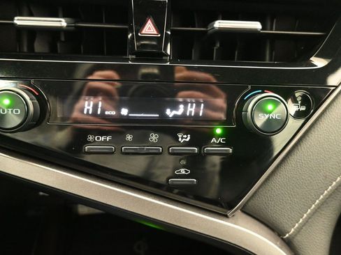 Used 2021 Toyota Camry XSE image 16