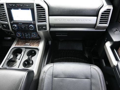 Used 2017 Ford F250 Lariat w/ Lariat Ultimate Package AWD/4WD image 41