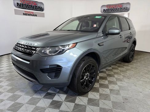 Used 2017 Land Rover Discovery Sport SE AWD/4WD image 3