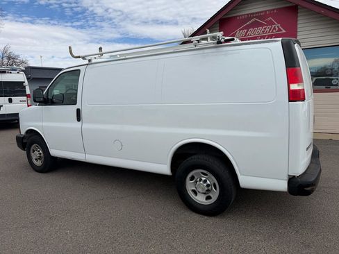 Used 2014 Chevrolet Express 2500 image 3