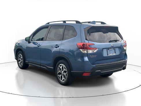 Used 2020 Subaru Forester Premium AWD/4WD image 5