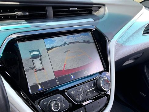 Used 2020 Chevrolet Bolt Premier w/ Infotainment Package FWD image 22